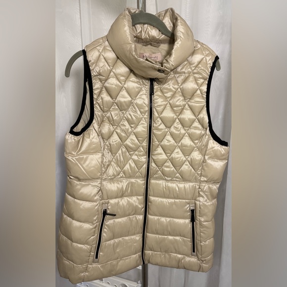Philosophy Jackets & Blazers - Philosophy Women's Metallic Light Khaki Quilted Vest